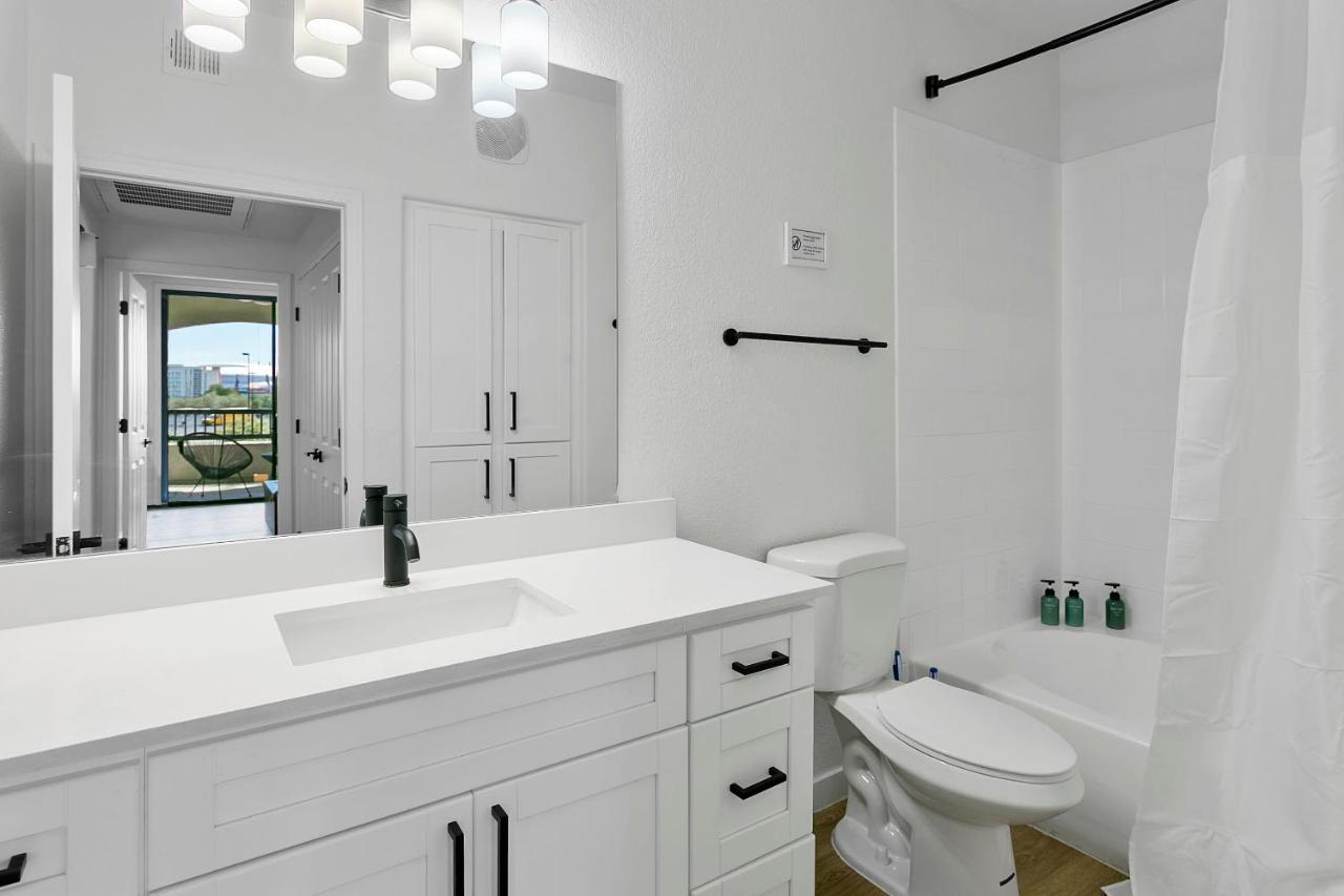 Cozysuites Glendale By The Stadium With Pool 01 מראה חיצוני תמונה