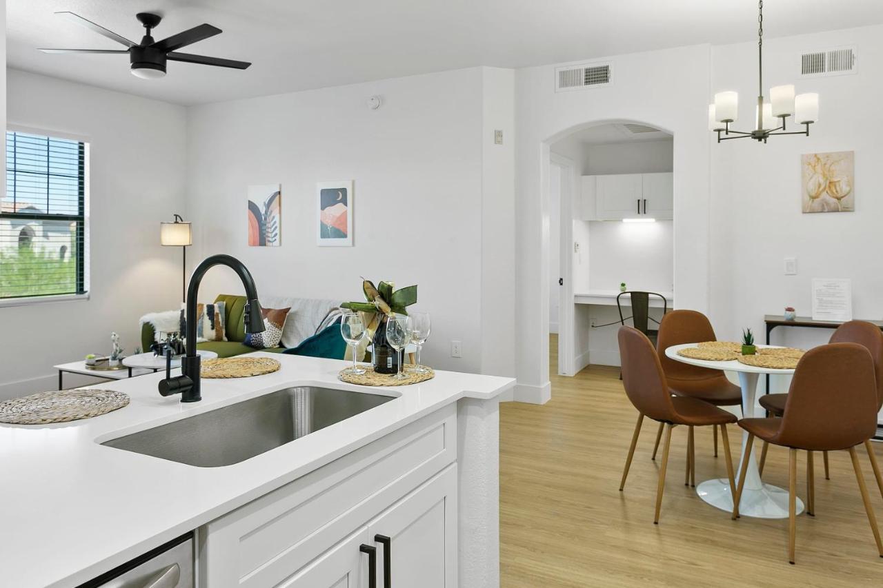 Cozysuites Glendale By The Stadium With Pool 01 מראה חיצוני תמונה